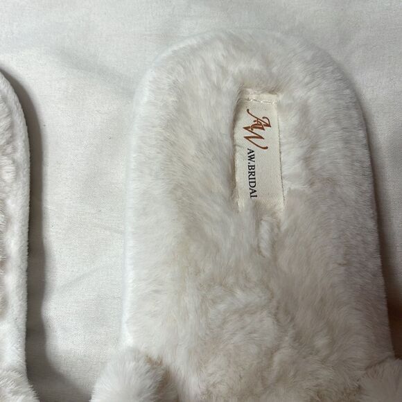 AW Bridal Engagement Slippers. Size Medium 7/8. - Picture 3 of 7